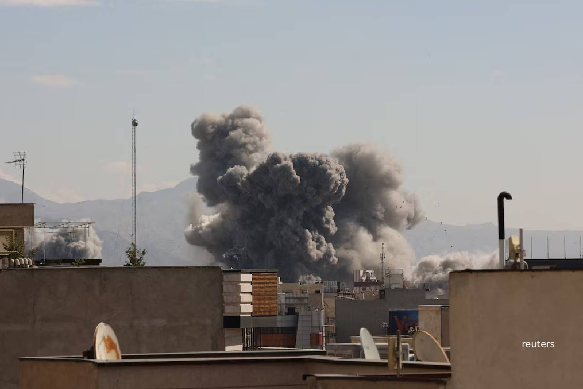 இராணுவ நடவடிக்கை ஒரு பக்கம்... மொத்த ஈரானிய மக்களையும்: இஸ்ரேலின் அதிர்ச்சி திட்டம் | Israel Working To Get Iranians இராணுவ நடவடிக்கை ஒரு பக்கம்... மொத்த ஈரானிய மக்களையும்: இஸ்ரேலின் அதிர்ச்சி திட்டம் | Israel Working To Get Iranians