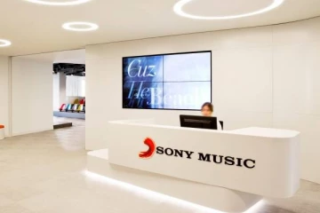 ரஷ்யாவில் சேவையை நிறுத்தியது சோனி மியூசிக்