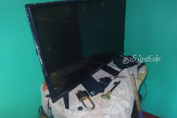 நல்லூர் தேருக்கு சென்றவர்கள் வீட்டிற்கு தீ வைப்பு | Houses Of Those Who Went To Nallur Ther Were Fire