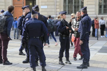 பிரான்ஸை அதிர வைத்த ஐ.எஸ். பயங்கரவாதிக்கு ஆயுள் தண்டனை!