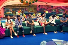 பிக்பாஸில் இருந்து இந்த வாரம் வெளியேறப்போகும் பிரபலம் யார்?- வருந்தும் ரசிகர்கள்