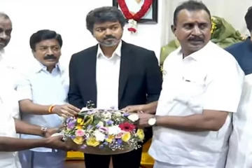 விஜய்க்கு பெருகியது ஆதரவு : அதிமுக அதிருப்தி அணியும் விஜயுடன் இணைந்தது