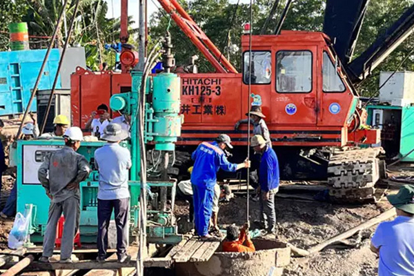 115 அடி ஆழ கான்கிரீட் குழாய்க்குள் விழுந்த சிறுவன் | A Boy Fell Into A 115 Feet Deep Concrete Pipe