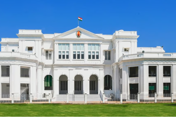 இந்தியா முழுவதும் ஆளுநர் மாளிகைகளின் பெயர் மாற்றம் - ஆர்.என்.ரவியின் கோரிக்கையை ஏற்ற அரசு | Raj Bhavan Name Changed To Lok Bhavan Rn Ravi Plea