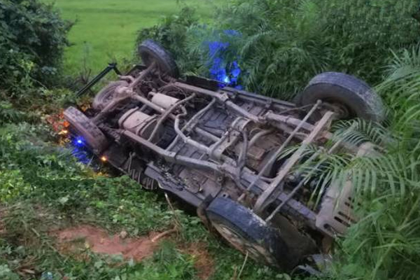 திருகோணமலை பிரதான வீதியில் விபத்து! தெய்வாதீனமாக உயிர்தப்பிய இருவர் | Trincomalee Batticaloa Accident Thoppur Sri Lanka திருகோணமலை பிரதான வீதியில் விபத்து! தெய்வாதீனமாக உயிர்தப்பிய இருவர் | Trincomalee Batticaloa Accident Thoppur Sri Lanka