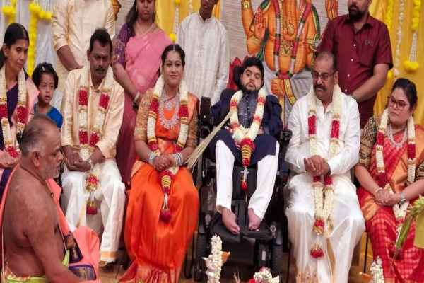 மகனின் தலை தீபாவளி கொண்டாடிய நெப்போலியன் - அமெரிக்காவில் சொத்து இவ்வளவா? | Napoleon Son Dhanush Akshaya Thalai Diwali