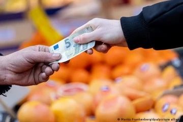 பணவீக்கத்தால் கஷ்டப்படும் பொதுமக்களுக்கு உதவ ஜேர்மனி அறிவித்துள்ள திட்டம்