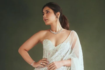 ராசி கண்ணா சேலையில் செம ஹாட் போட்டோஷூட்