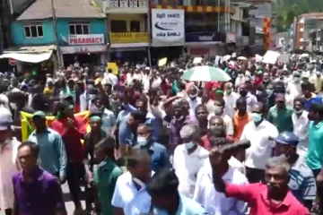 அனுராதபுரத்தை நோக்கி படையெடுக்கும் மக்கள்