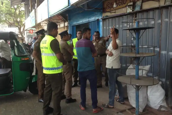 யாழில் அடங்காத சண்டியன்கள்; வீடொன்றில் நுழைந்து அட்டகாசம்! | Violent Mob Attack Jaffna