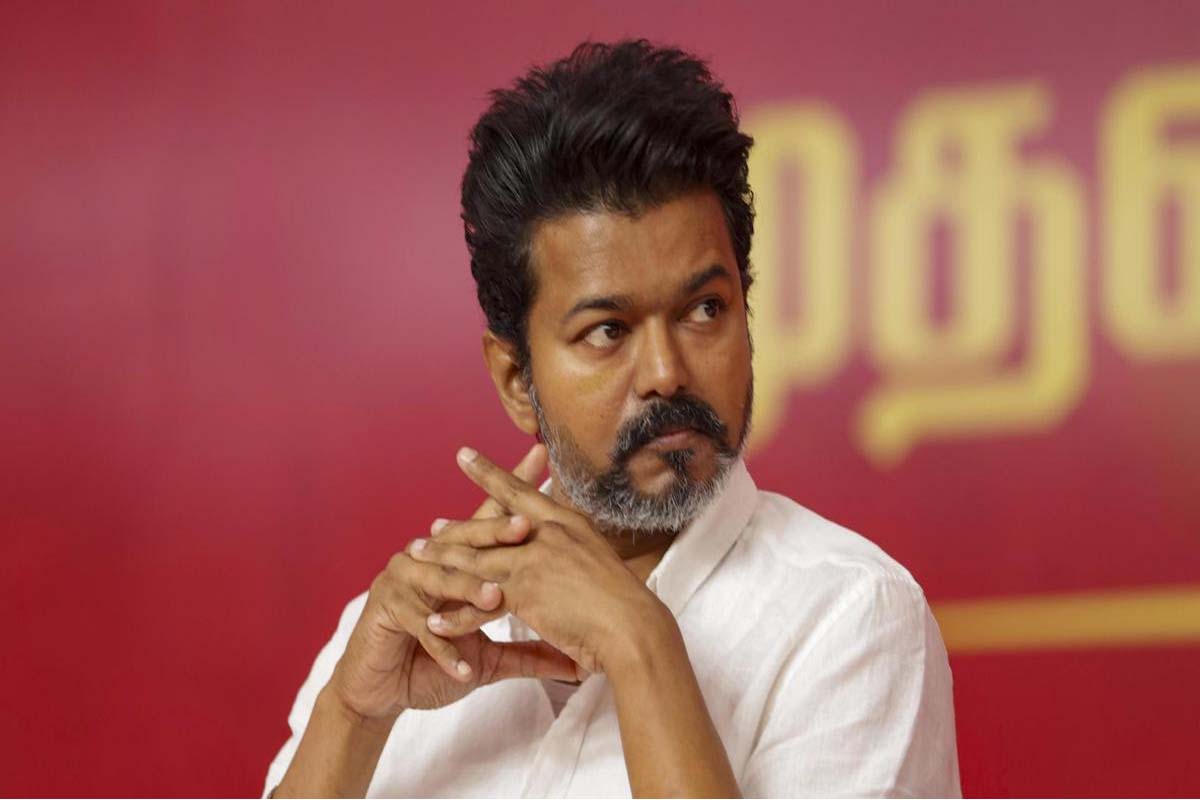 லட்சங்களில் மாறிய விஜய்யின் சம்பளம்! கோடிகளில் புரண்டவருக்கு வேறு என்ன சலுகைகள் உண்டு? | Vijay Earn Crore In Flim But Chief Minister Salary