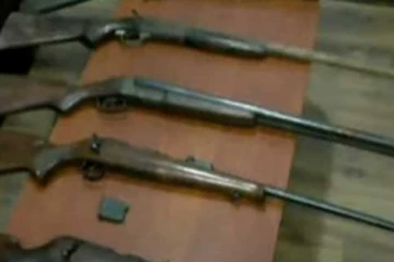 මෙරට නිවසකින් මතු වූ ආයුධ ගබඩාව..