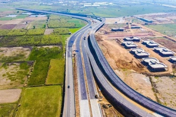 1 கிலோ மீட்டர் சாலை தான்; 18 கோடிக்கு பதில் ரூ.250 கோடி ரூபாய் செலவு - அதிரவைக்கும் அறிக்கை