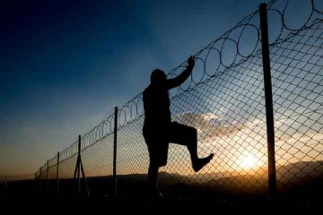 கைதிகள் தப்பியோட்டம் - தீவிர தேடுதலில் காவல்துறை