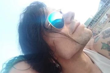 தடுப்பூசி போட்ட பின்னர் கடுமையான தலைவலி... பிரபல ராக் இசைக்கலைஞருக்கு ஏற்பட்ட துயரம்