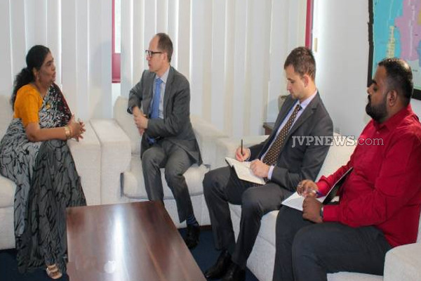 வடக்கு மாகாண ஆளுநரை சந்தித்த கனேடிய முக்கியஸ்தர்! | Canadian High Commissioner Met Northern Governor