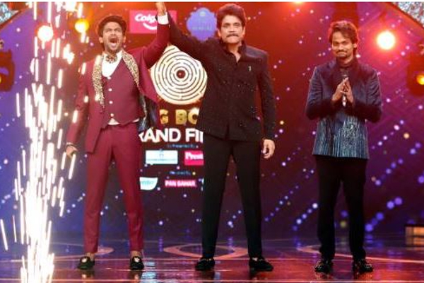 பிக் பாஸ் சீசன் 5இன் வெற்றியாளருக்கு பரிசு தொகை இத்தனை லட்சமா? காட்டுத் தீயாய் பரவும் தகவல் | Who Is Sunny Bigg Boss Telugu 5 Title Winner