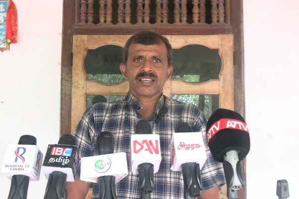 தையிட்டி மக்களை அரசியல் இலாபத்திற்காக தவறாக வழி நடத்தும் அர்ச்சுனா எம்.பி! எழுந்துள்ள குற்றச்சாட்டு.. | Archuna Misleading People Taihiti Political Gain தையிட்டி மக்களை அரசியல் இலாபத்திற்காக தவறாக வழி நடத்தும் அர்ச்சுனா எம்.பி! எழுந்துள்ள குற்றச்சாட்டு.. | Archuna Misleading People Taihiti Political Gain