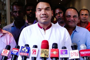 “සමීක්ෂණ කරමින් සිටිනවා වෙනුවට පළාත් සභා ඡන්දය පවත්වා ජනමතය බලන්න” - නාමල් රාජපක්ෂ