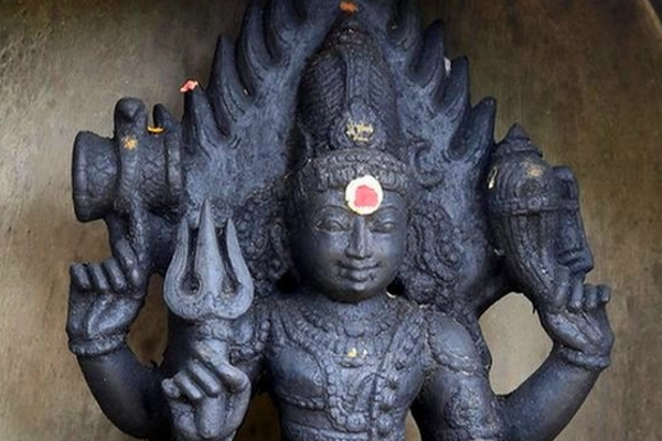காலத்தால் தீர்க்க முடியாத தொல்லைகள் நீக்கும் வல்லமை கொண்ட பைரவர் | Bhairava Has The Power To Remove Problems