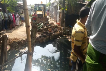 මිනිසුන් බියවැද්දූ බිහිසුණු කිඹුළා අල්ලයි..(PHOTOS)