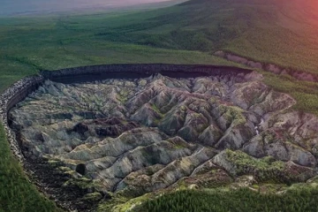 ரஷ்யாவின் சைபீரிய கிராமத்திலுள்ள நரகத்தின் வாசல்!