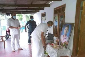 ஊடகவியலாளர்களுக்கு அஞ்சலி செலுத்தியபோது வெடித்தது சர்ச்சை