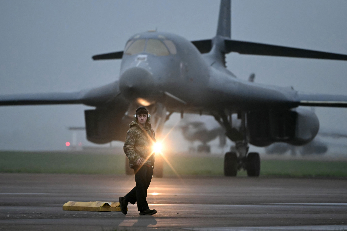 போருக்காக நாளொன்றுக்கு 890 மில்லியன் செலவு செய்யும் அமெரிக்கா! | The Us Spends 890 Million A Day On Iran War