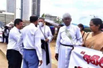 ஆர்ப்பாட்டகாரர்களை சந்தித்த  ஜனாதிபதி ஊடகப் பணிப்பாளர்