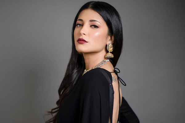 உங்கள் உடலில் எத்தனை பிளாஸ்டிக் சர்ஜரி செய்துள்ளீர்கள்.. பதில் கூறிய நடிகை ஸ்ருதி ஹாசன் | Shruti Haasan Plastic Surgery Had In Her Body