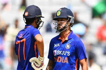 INDvsNZ : ஓபனிங் பார்ட்னர்ஷிப்பில் அசத்திய தவான் கில் ஜோடி