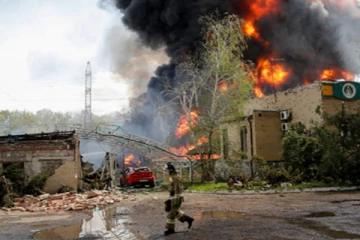 உக்ரைன் குடியுருப்பு பகுதியில் ரஷ்ய இராணுவம் நடத்திய தாக்குதலில் 20 பேர் பலி