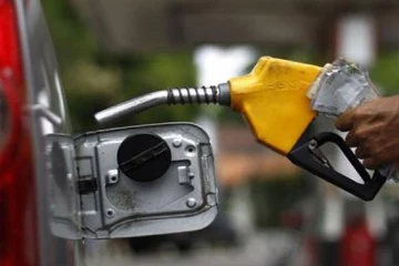 ලොවම කලඹවමින් තෙල් මිල නැවත සංශෝධනය වේ