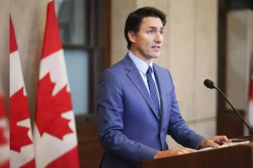 கனடாவில் கடுமையாகவுள்ள குடியேற்ற சட்டங்கள் : பிரதமர் அதிரடி அறிவிப்பு