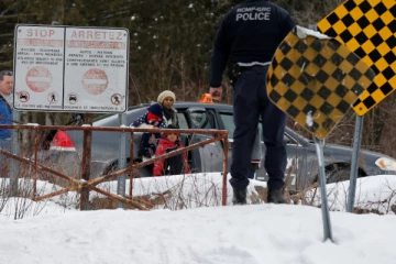கனடாவுக்குள் நுழைய முயன்ற ஒரு இந்தியக் குடும்பம் அமரிக்காவில் சிறையிலடைப்பு