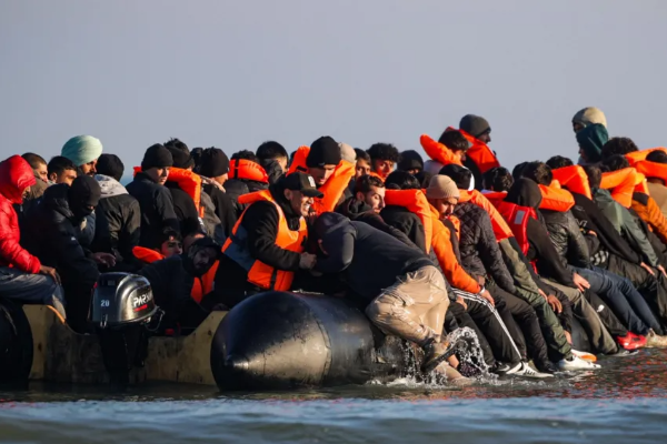 One in, one out திட்டம்: பிரான்சுக்கு நாடுகடத்தப்பட்ட இரண்டாவது நபரும் பிரித்தானியாவுக்குள் நுழைந்தார் | One In One Out 2Nd Man Returns To Uk From France