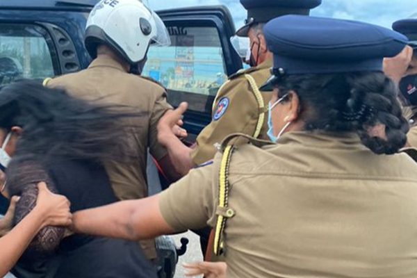 சட்டவிரோதமாக ஆஸி பயணம் - நாடுகடத்தப்பட்ட இருவருக்கு நீதிமன்றம் வழங்கிய தண்டணை | Illegal Immigrants Fined Rs 50000 Each