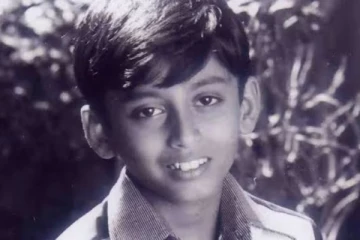 இந்த சிறு வயது புகைப்படத்தில் உள்ள நட்சத்திர நடிகர் யார் தெரியுமா? அட இவரா!