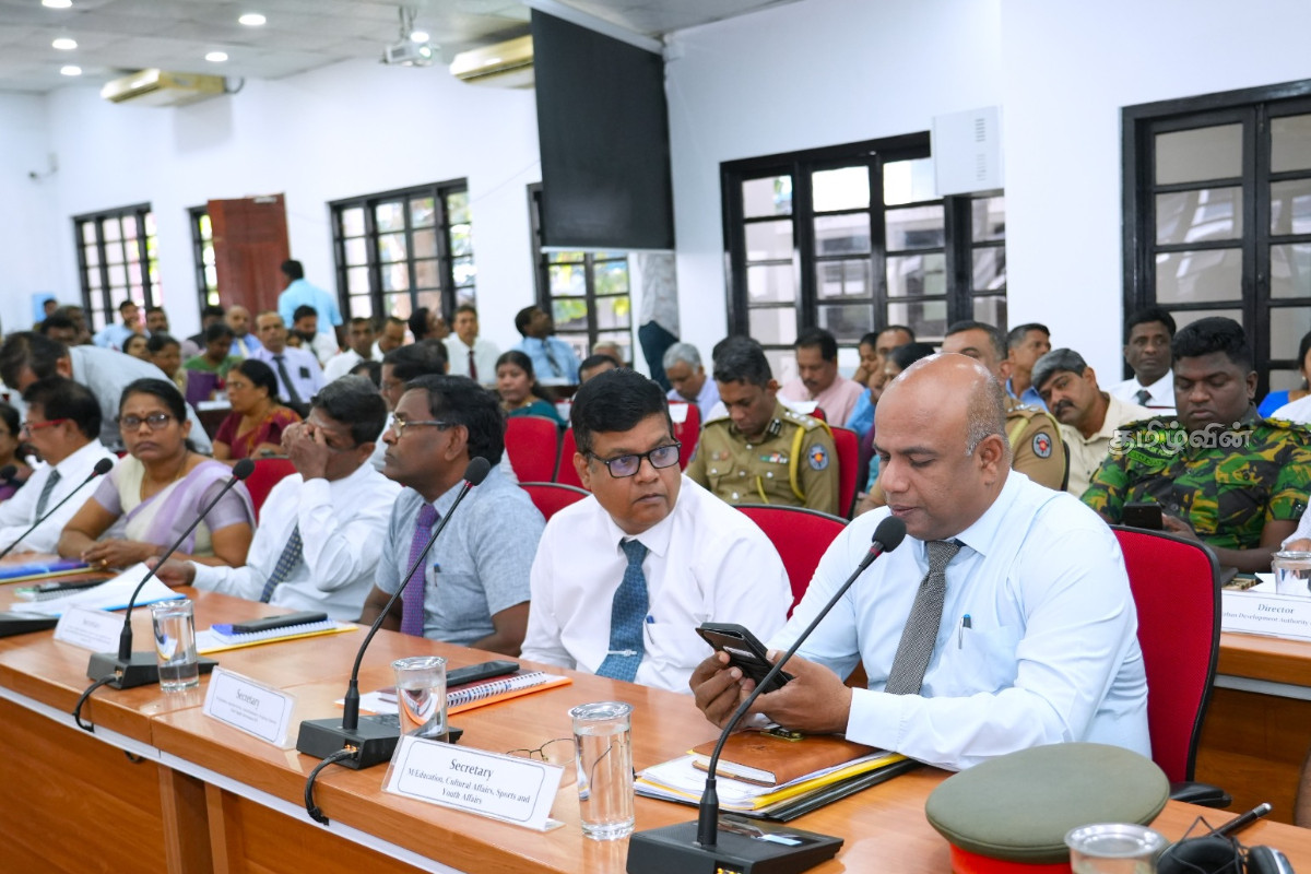 யாழில் எரிபொருள் விநியோகம் தொடர்பில் ஒருங்கிணைப்புக் குழுக் கூட்டத்தில் முக்கிய தீர்மானம்! | Important Decision At Jaffna Committee Meeting யாழில் எரிபொருள் விநியோகம் தொடர்பில் ஒருங்கிணைப்புக் குழுக் கூட்டத்தில் முக்கிய தீர்மானம்! | Important Decision At Jaffna Committee Meeting