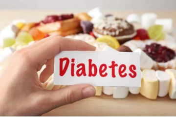 சர்க்கரை அளவை தாறுமாறாக எகிற வைக்கும் உணவுகள் எவை தெரியுமா? தவறிக் கூட சாப்பிடாதீங்க