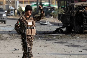 சாலையோர குண்டுவெடிப்பில் சிதறிய பேருந்து..11 பேர் உயிரிழப்பு