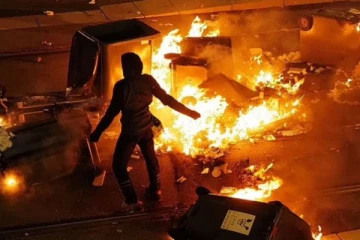 உலகக் கிண்ண கால்பந்தாட்டம்:தோல்வியால் வெடித்த வன்முறை