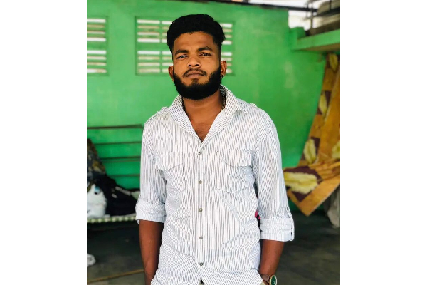 இலங்கையர்களை நாடுகடத்தும் கொள்கைக்கு முடிவு கட்டவேண்டும் ; சுவிஸில் வீதிக்கு இறங்கிய மக்கள்! | End The Policy Of Deporting Sri Lankans