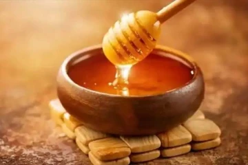 தேனுடன் கலந்து சாப்பிடக்கூடாத உணவுகள் என்னென்ன தெரியுமா?