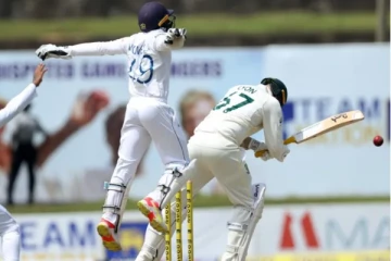 போராட்டத்திற்கு மத்தியிலும் சுமூகமாக நடைபெறும் டெஸ்ட் கிரிக்கெட் போட்டி