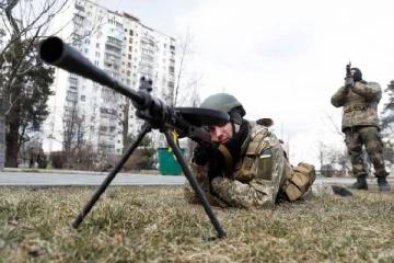 சூடுபிடிக்கும் உக்ரைன் - ரஷ்ய போர்க்களம்! களமிறக்கப்பட்டுள்ள உலகின் தலை சிறந்த துப்பாக்கி சுடும் வீரர்