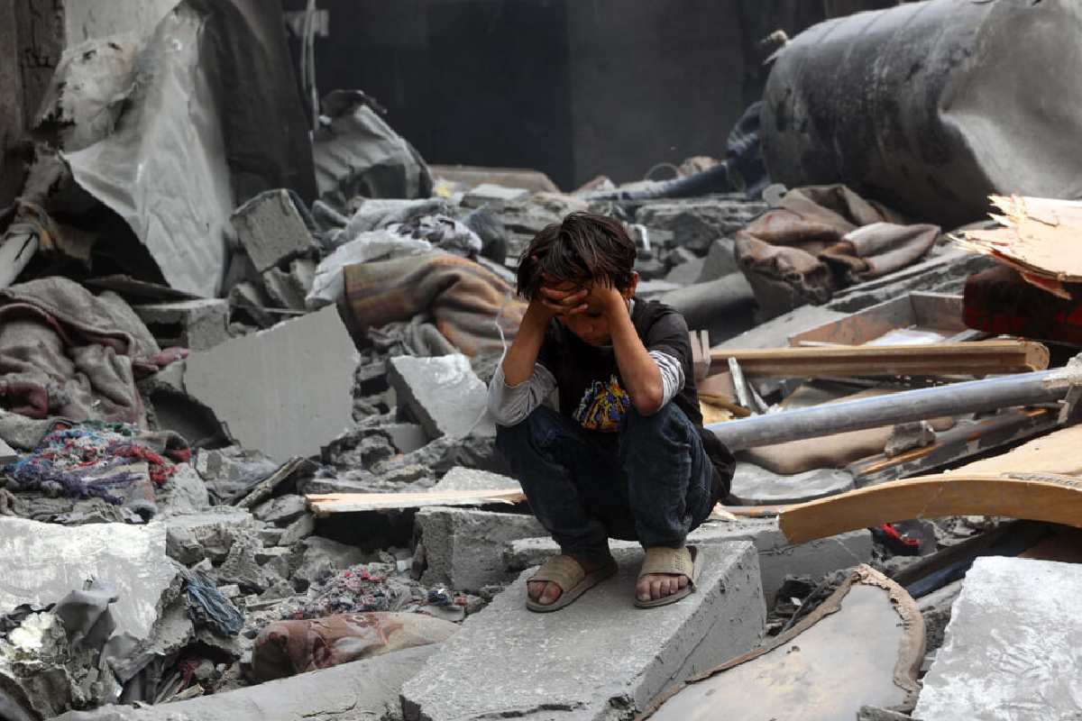காஸா போர்; அனாதைகளான 60 ஆயிரத்திற்கும் மேற்பட்ட சிறுவர்கள்! | Gaza War Over 60 000 Children Left Orphaned