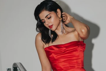 கல்யாணி பிரியதர்ஷன் ரெட் ஹாட் உடை போட்டோஷூட்