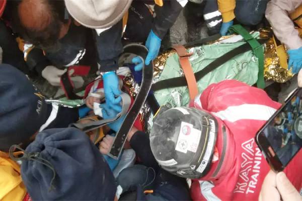 turkey-earthquake-8-year-old-girl-rescue