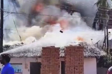 பாஜகவினர் வைத்த பட்டாசு; கொழுந்துவிட்டு எறிந்த குடிசைகள் - அதிர்ச்சி சம்பவம்!